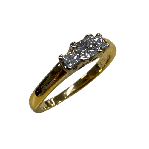 Ladies 18ct Yellow & White Gold 3 Stone Diamond Ring. 3 Princess Cut Diamonds White Gold Corner Cap Set With V Style Gallery Solid Swept Up Shoulders On Yellow Gold Tapered Band. TDW 0.51ct. Size N/7, With Valuation Certificate (NG 1305744)