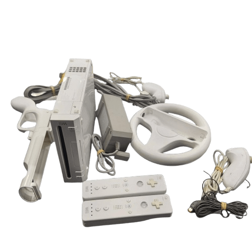 NINTENDO CONSOLE WII RVL-001 WHITE WITH POWERCORD 2X CONTROLLERS 2X NUNCHUCKS SENSOR BAR STEERING WHEEL GUN ACCESSRORY