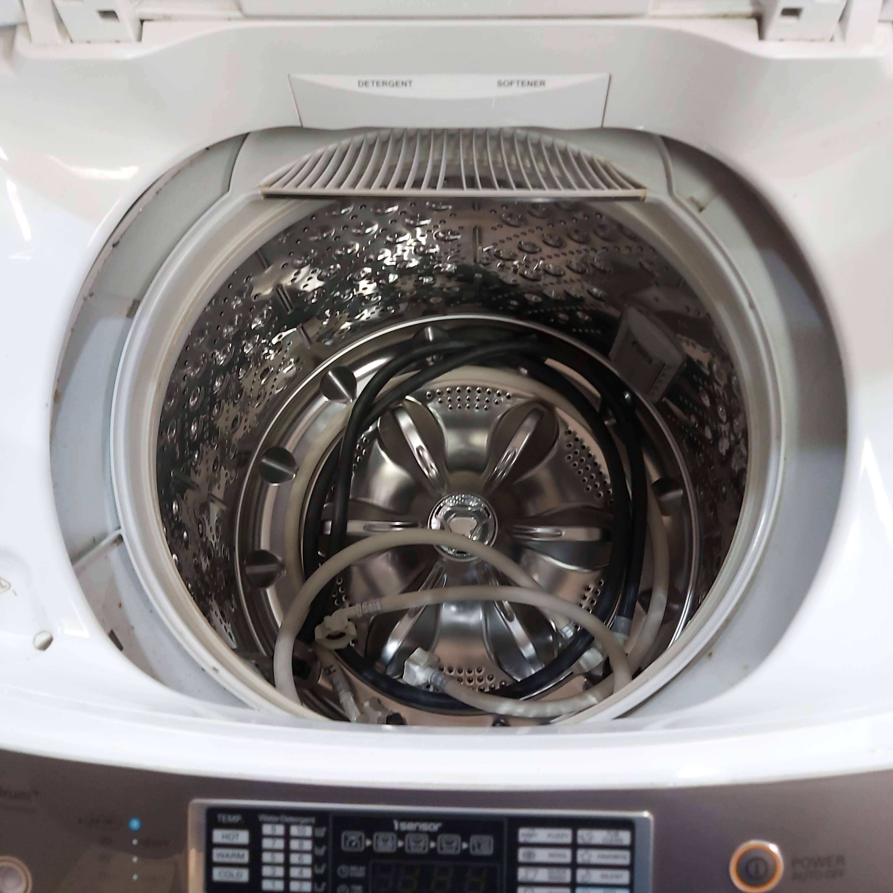 **LOCAL PICK UP ONLY** LG Top Loader Washing Machine WT-H8006, White, 8KG, Some Rust To Front Panel, With 3x Hoses + Drain Hose (NA 1343872)