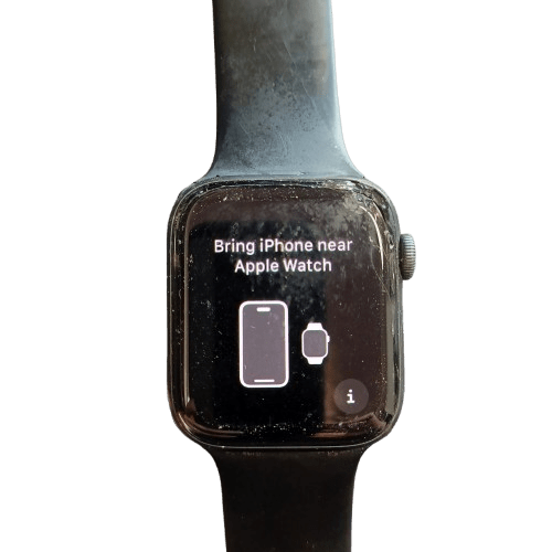 Apple Watch SE (2020) A2352, 44mm, GPS Only, Space Grey, Wear & Tear Scuffing, Chip Missing From Top Of Screen, With Charger, Screen Protector & Otterbox Strap (Damaged)