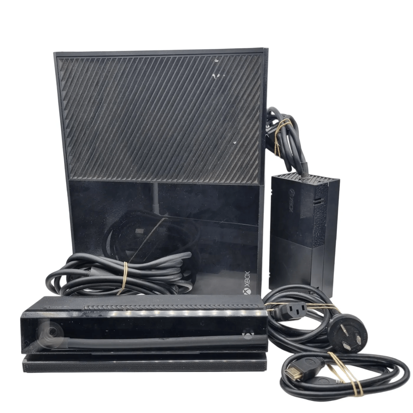 Microsoft Xbox One Console 1540 500GB  With Power Cord, Kinect Sensor And HDMI Cord – (WR 1352318)