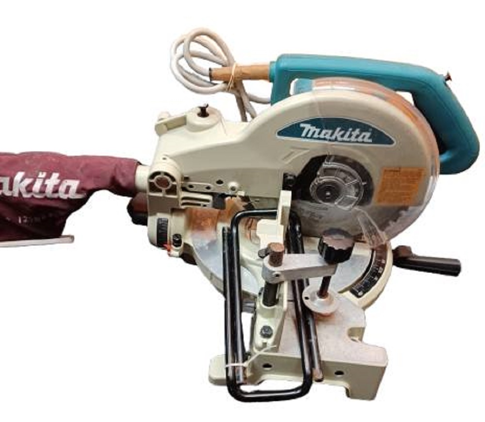 Makita Compound Saw LS1040 **Pick Up Only**
