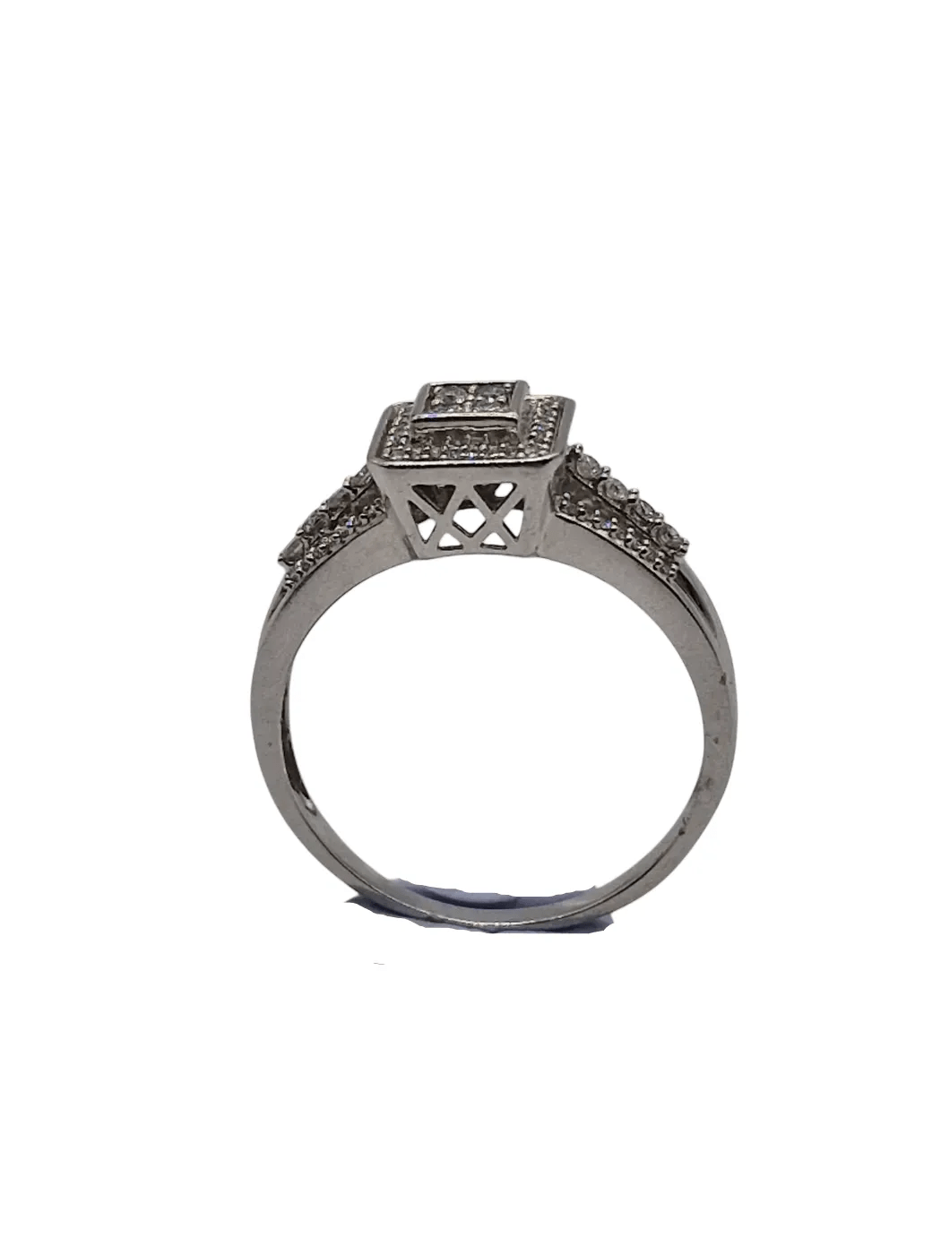 Ladies 9ct White Gold 68 Diamonds Ring 4 Round Brilliant Cut Diamonds 0.50CT TDW V 1/2 11 With Valuation (WL 1266643)