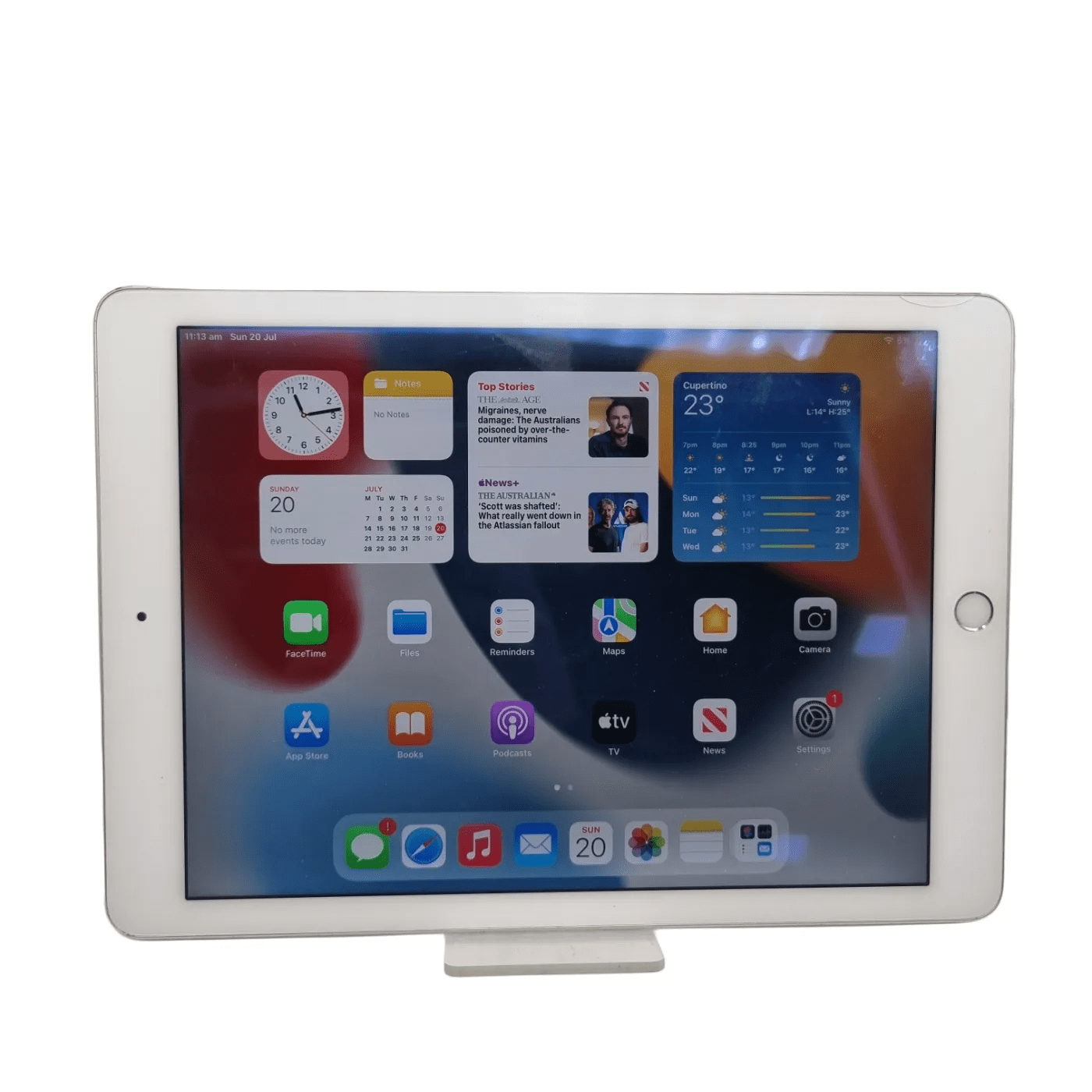 Apple iPad A1566 32GB – Wi-Fi Only (No Charger, Small Crack on Bottom Screen) (WR 1349559)