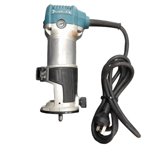 Makita 6.35mm (1/4″) 710W Router RT0700CX