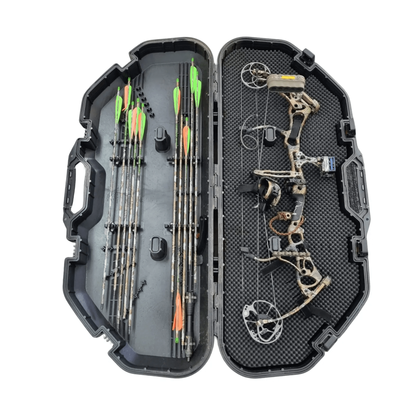 Bear Compound Bow A777544 – Camo (Includes Hard Case & Accessories) (WR 1341419) *PICK UP ONLY*