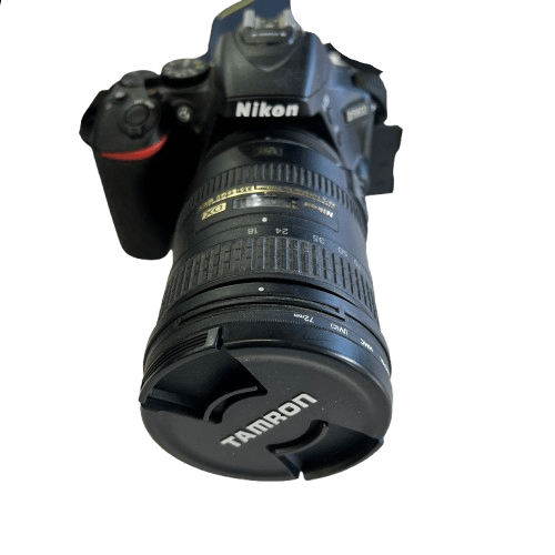 Nikon D5600 Camera With Case And Battery Charger (MK)