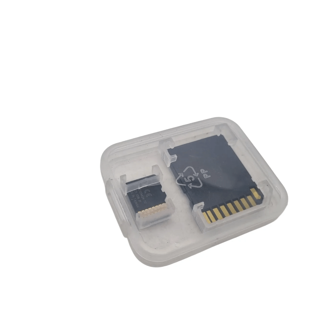 Generic MicroSD Card + Adapter & Case – 32GB