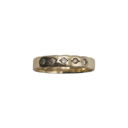9ct Yellow Gold Round Ring – 2.8g – Clear Stones – Divot Set with Scalloped Edge – Size 9