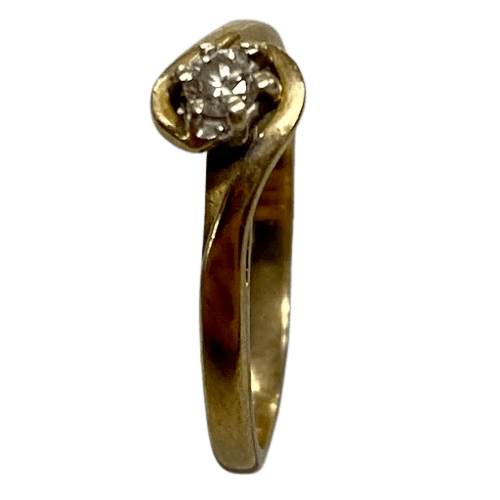 Ladies 9ct Yellow Gold Engagement Style Ring. Size 6