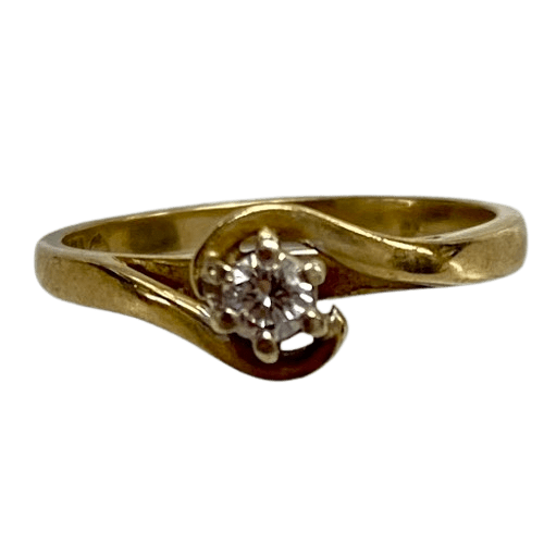 Ladies 9ct Yellow Gold Engagement Style Ring. Size 6