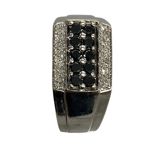 Mens 10ct White Gold Signet Ring Featuring 10x 0.03ct Black Diamonds. Size 10.5