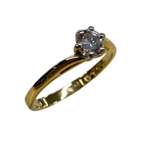 Ladies 18ct Yellow Gold Single Stone Diamond Ring. Round Brilliant Cut Surrounded 6 Claw Wire Tapered Collect Set On a Yellow Gold Under Rail With Pointed Cross Over Swept Up Shoulders. TDW 0.39ct. Size L/5.5, With Valuation Certificate – (NG 102862)