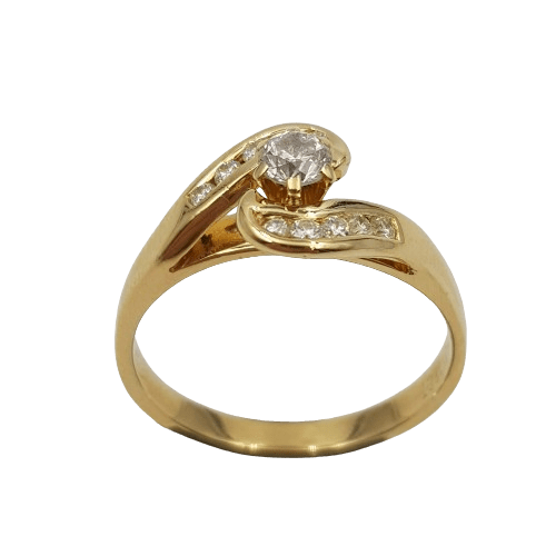 LADIES 18CT YELLOW GOLD ROUND RING 3.63GMS P/S:DIAMOND 1 0.17 S/S:DIAMOND 10 0.15 PLAIN MHJ 18CT  3.6G 18CT GOLD