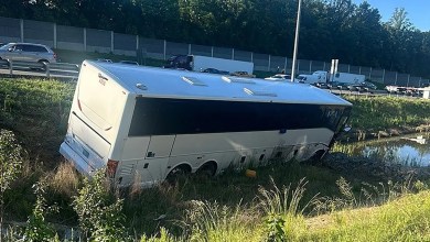5 killed, 34 hurt in massive crash between bus, 6 vehicles on I-95 5 killed, 34 hurt in massive crash between bus, 6 vehicles on I-95