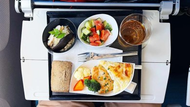 Plane Passenger Says Seatmate Claimed They ‘Ruined Their Flight’ Because They Ate Their Meal Before Everyone in Row Was Served Plane Passenger Says Seatmate Claimed They ‘Ruined Their Flight’ Because They Ate Their Meal Before Everyone in Row Was Served