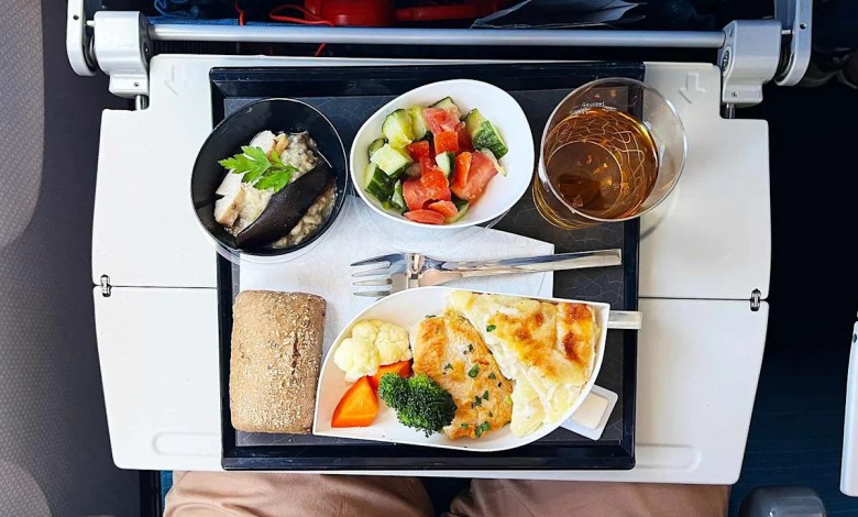 Plane Passenger Says Seatmate Claimed They ‘Ruined Their Flight’ Because They Ate Their Meal Before Everyone in Row Was Served Plane Passenger Says Seatmate Claimed They ‘Ruined Their Flight’ Because They Ate Their Meal Before Everyone in Row Was Served