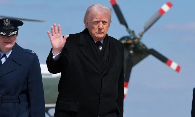 Slain Troops’ Families Issue Ban After Trump Used Dignified Transfer for Cash Slain Troops’ Families Issue Ban After Trump Used Dignified Transfer for Cash