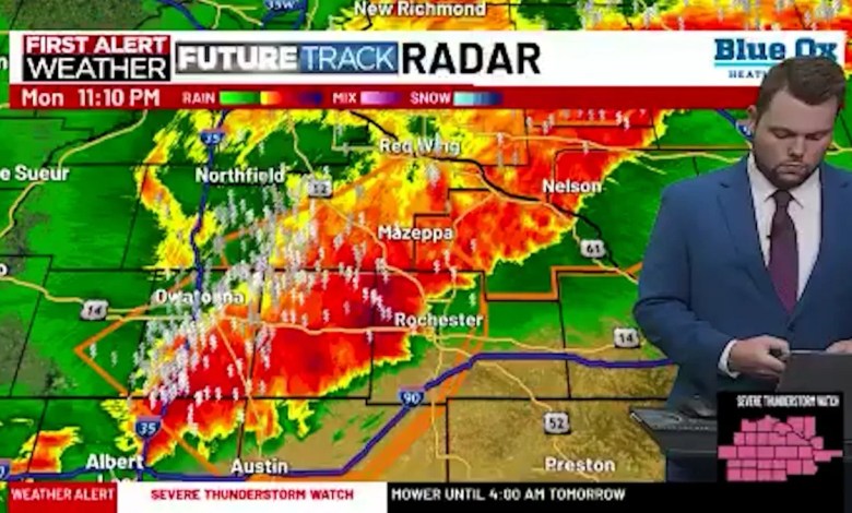 TV meteorologist pauses severe weather forecast to text family in viral video TV meteorologist pauses severe weather forecast to text family in viral video