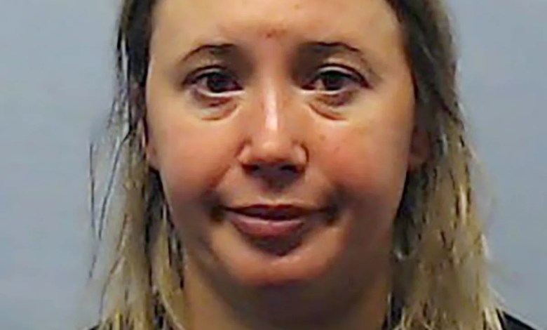Concerned Neighbors Noticed Young Male Going in and Out of Middle School Teacher’s House. Now She’s Accused of Sex Assault Concerned Neighbors Noticed Young Male Going in and Out of Middle School Teacher’s House. Now She’s Accused of Sex Assault
