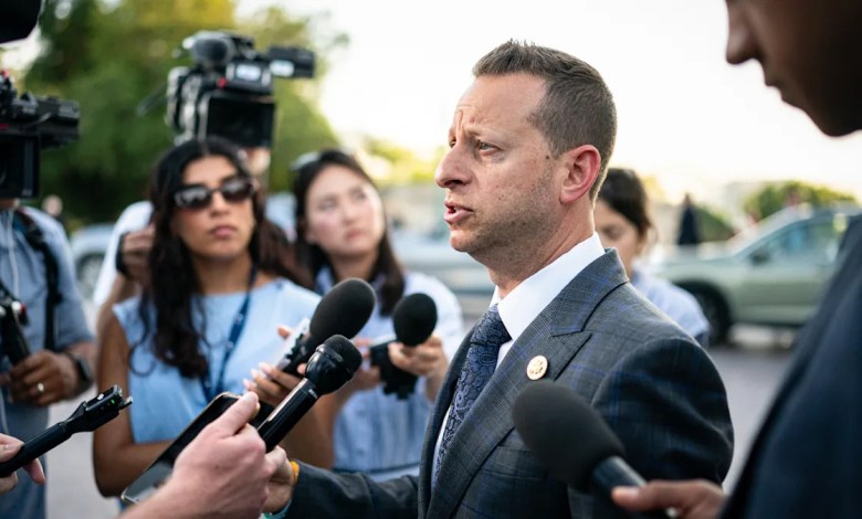 Democrats vow to vote ‘every single day’ to expel fellow Dem from Congress if she wins midterm Democrats vow to vote ‘every single day’ to expel fellow Dem from Congress if she wins midterm