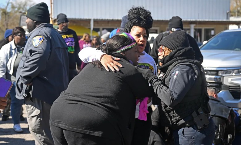 Teenagers charged in Louisiana parade shootings that injured child, 4 others Teenagers charged in Louisiana parade shootings that injured child, 4 others