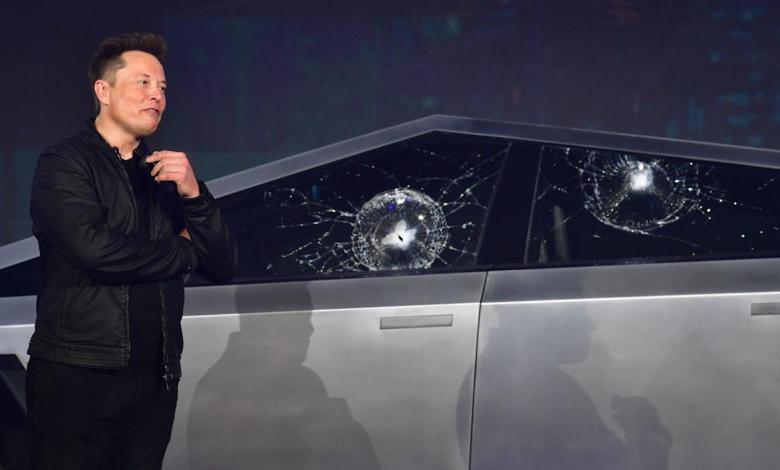 Tesla’s chief designer accidentally smashed a K Cybertruck’s ‘armor glass’ window with a metal ball. Now he says it was a ‘great marketing moment’ Tesla’s chief designer accidentally smashed a K Cybertruck’s ‘armor glass’ window with a metal ball. Now he says it was a ‘great marketing moment’