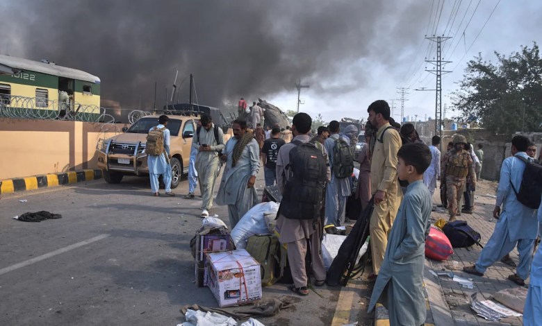 A powerful bomb has exploded near railway track in southwest Pakistan, wounding more than two dozen A powerful bomb has exploded near railway track in southwest Pakistan, wounding more than two dozen