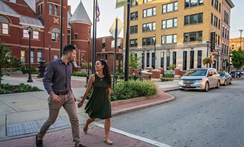 26 cities and towns across the US that offer cash and other perks to people who move there 26 cities and towns across the US that offer cash and other perks to people who move there