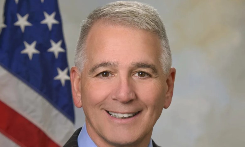 Meet Ralph Lee Abraham, the CDC’s new second-in-command who believes the Affordable Care Act should be repealed and called vaccines ‘dangerous’ Meet Ralph Lee Abraham, the CDC’s new second-in-command who believes the Affordable Care Act should be repealed and called vaccines ‘dangerous’