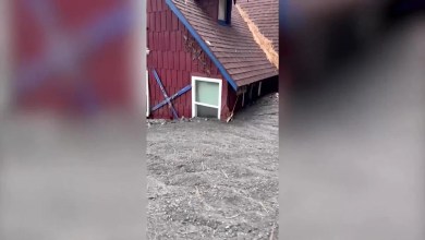 Homes and cars buried after fierce storm hits California Homes and cars buried after fierce storm hits California