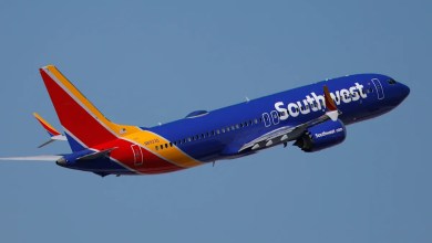 A cross-country Southwest flight’s windshield cracked at 37,000 feet and forced a diversion A cross-country Southwest flight’s windshield cracked at 37,000 feet and forced a diversion