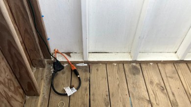 Mayor’s husband stole restaurant’s electricity for their M beachfront property, probe finds Mayor’s husband stole restaurant’s electricity for their M beachfront property, probe finds