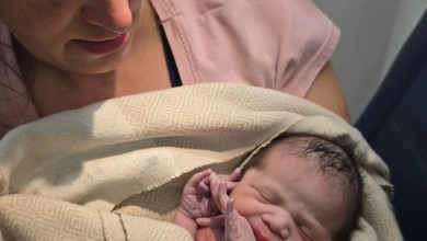 Paramedics help passenger give birth just before Delta flight lands Paramedics help passenger give birth just before Delta flight lands