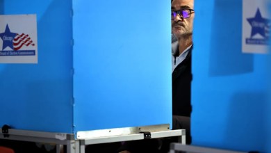 Cold weather to greet Illinois voters Tuesday as primary features open US Senate, crowded House races Cold weather to greet Illinois voters Tuesday as primary features open US Senate, crowded House races