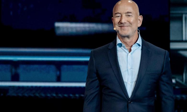 Amazon is still paying Jeff Bezos an ,000 yearly salary—but .6 million for travel and security Amazon is still paying Jeff Bezos an ,000 yearly salary—but .6 million for travel and security