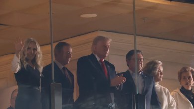 Commanders fans loudly booed Trump during halftime swearing-in ceremony Commanders fans loudly booed Trump during halftime swearing-in ceremony