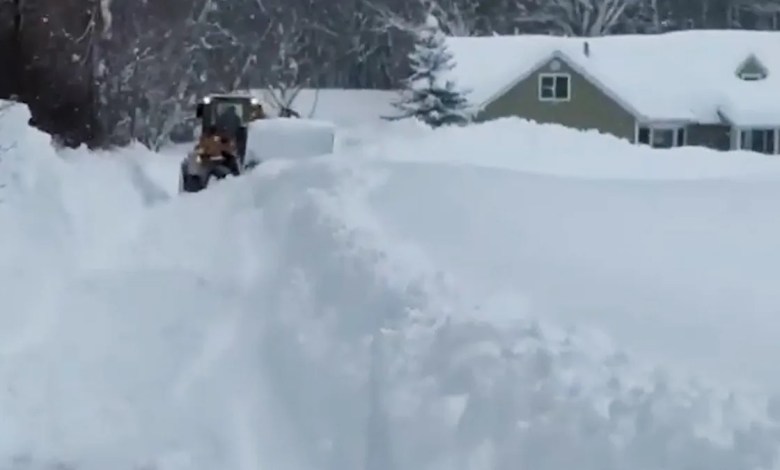 New York County Goes Big To Dig Out From 5 Feet Of Snow New York County Goes Big To Dig Out From 5 Feet Of Snow