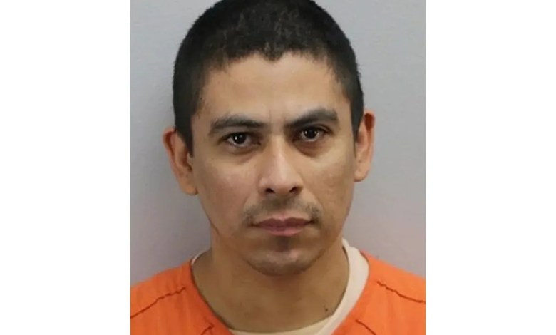Mom Catches Man Who Was Hired to Renovate Family’s Bathroom Raping Her 11-Year-Old Daughter Mom Catches Man Who Was Hired to Renovate Family’s Bathroom Raping Her 11-Year-Old Daughter