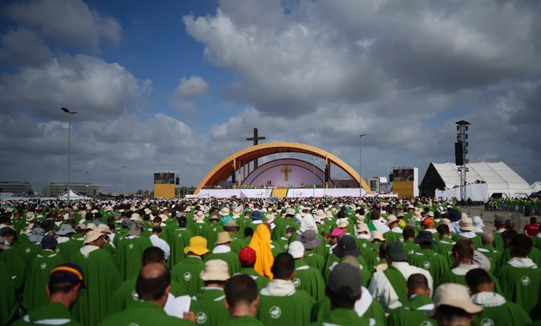 Pope Leo XIV urges over 1 million Catholic young people to spread faith and enthusiasm Pope Leo XIV urges over 1 million Catholic young people to spread faith and enthusiasm