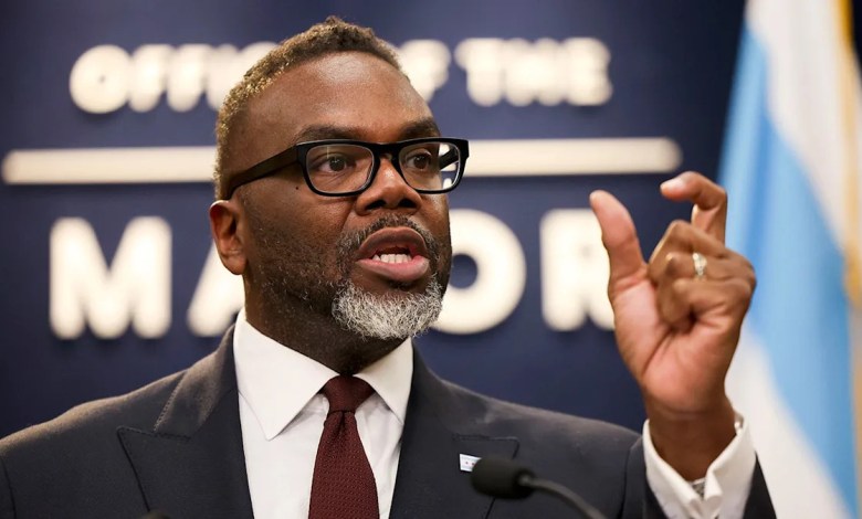 Black Chicagoans call on reparations from government, money deposits like ‘stimulus’ checks Black Chicagoans call on reparations from government, money deposits like ‘stimulus’ checks