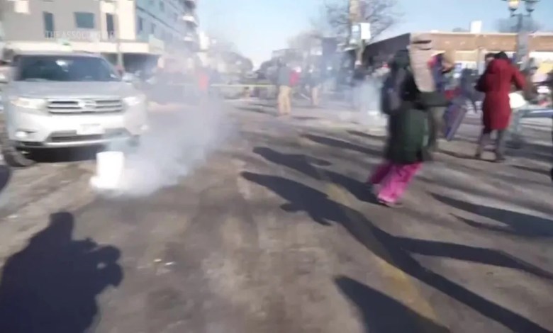 Federal agents deploy tear gas at crowd gathered at scene of deadly shooting in Minneapolis Federal agents deploy tear gas at crowd gathered at scene of deadly shooting in Minneapolis