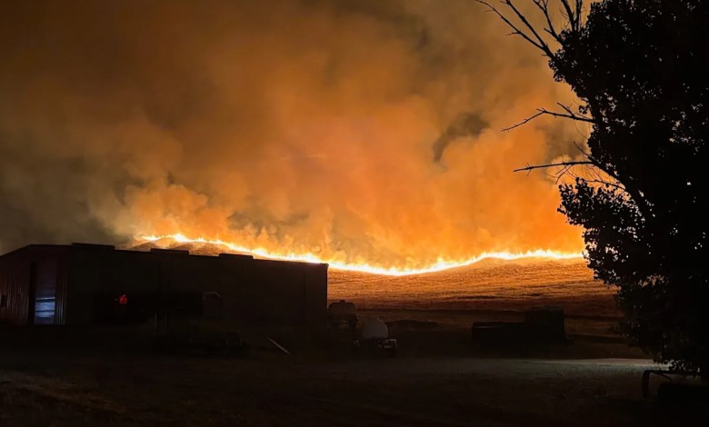 Wildfire explodes to more than 52,000 acres in 1 day Wildfire explodes to more than 52,000 acres in 1 day