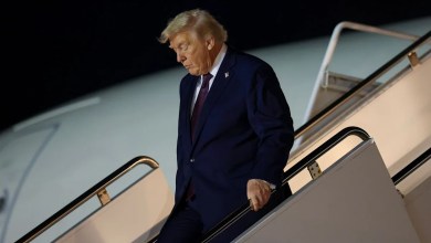 Trump, 79, Called Out for Awkward Exit on Air Force One’s Steps Trump, 79, Called Out for Awkward Exit on Air Force One’s Steps