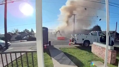 Massive California explosion levels properties, injures several Massive California explosion levels properties, injures several