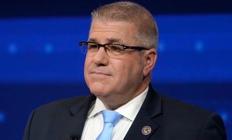 4 family members of Illinois governor candidate killed in Montana helicopter crash, campaign says 4 family members of Illinois governor candidate killed in Montana helicopter crash, campaign says