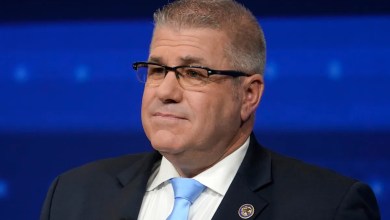 4 family members of Illinois governor candidate killed in Montana helicopter crash, campaign says 4 family members of Illinois governor candidate killed in Montana helicopter crash, campaign says