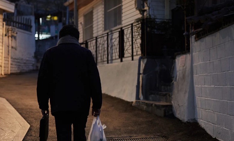 I’m 40 and 0,000 in debt after my startup failed. I’m living on a day in South Korea. I’m 40 and 0,000 in debt after my startup failed. I’m living on a day in South Korea.