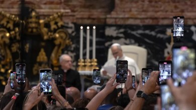 ‘Digital missionaries’ earn Vatican’s blessing ‘Digital missionaries’ earn Vatican’s blessing