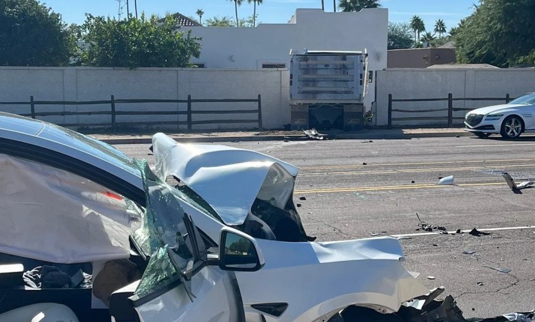 Tesla crashes head-on with dump truck in Scottsdale, injuring 2 Tesla crashes head-on with dump truck in Scottsdale, injuring 2